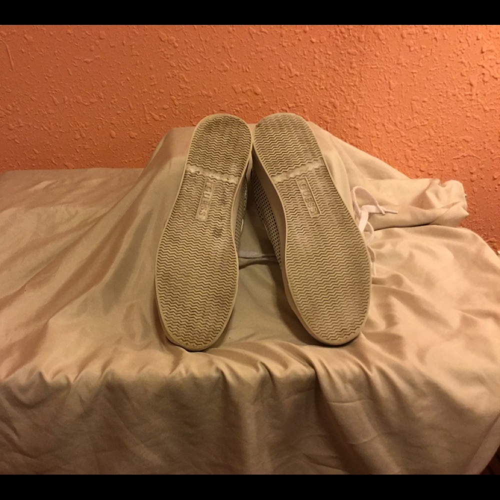GUESS - Sneakers - Picture 2 of 3